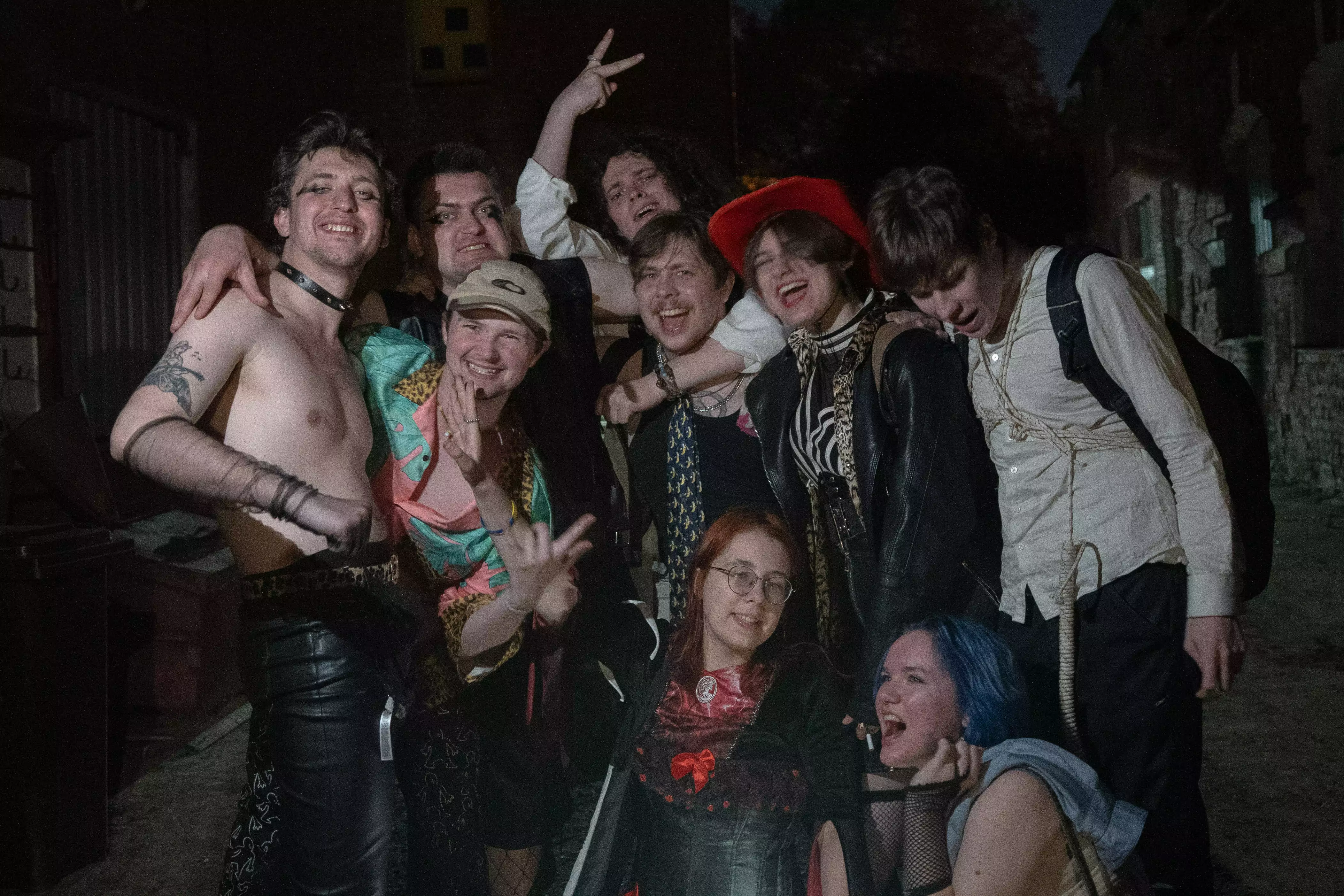 Vlad and Nikita surrounded by the crowd / Photo: Vika Mankovska