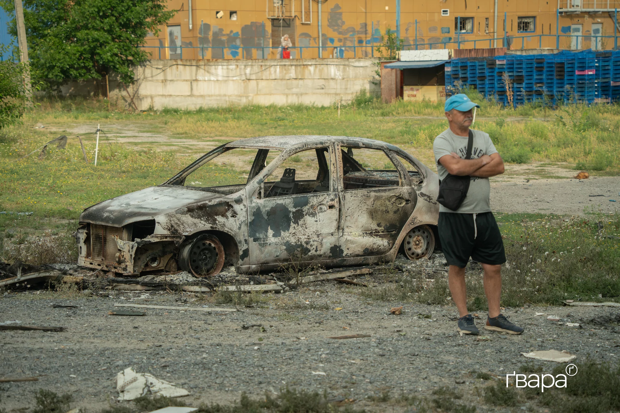 зображення до посту: «Загинула ціла родина»: Наслідки обстрілу багатоповерхівки в Індустріальному районі — фото