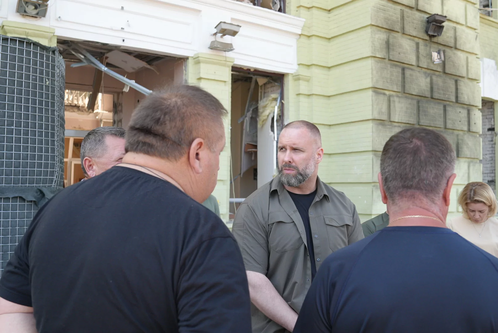 Oleh Syniehubov at the impact site in Lozova on August 5