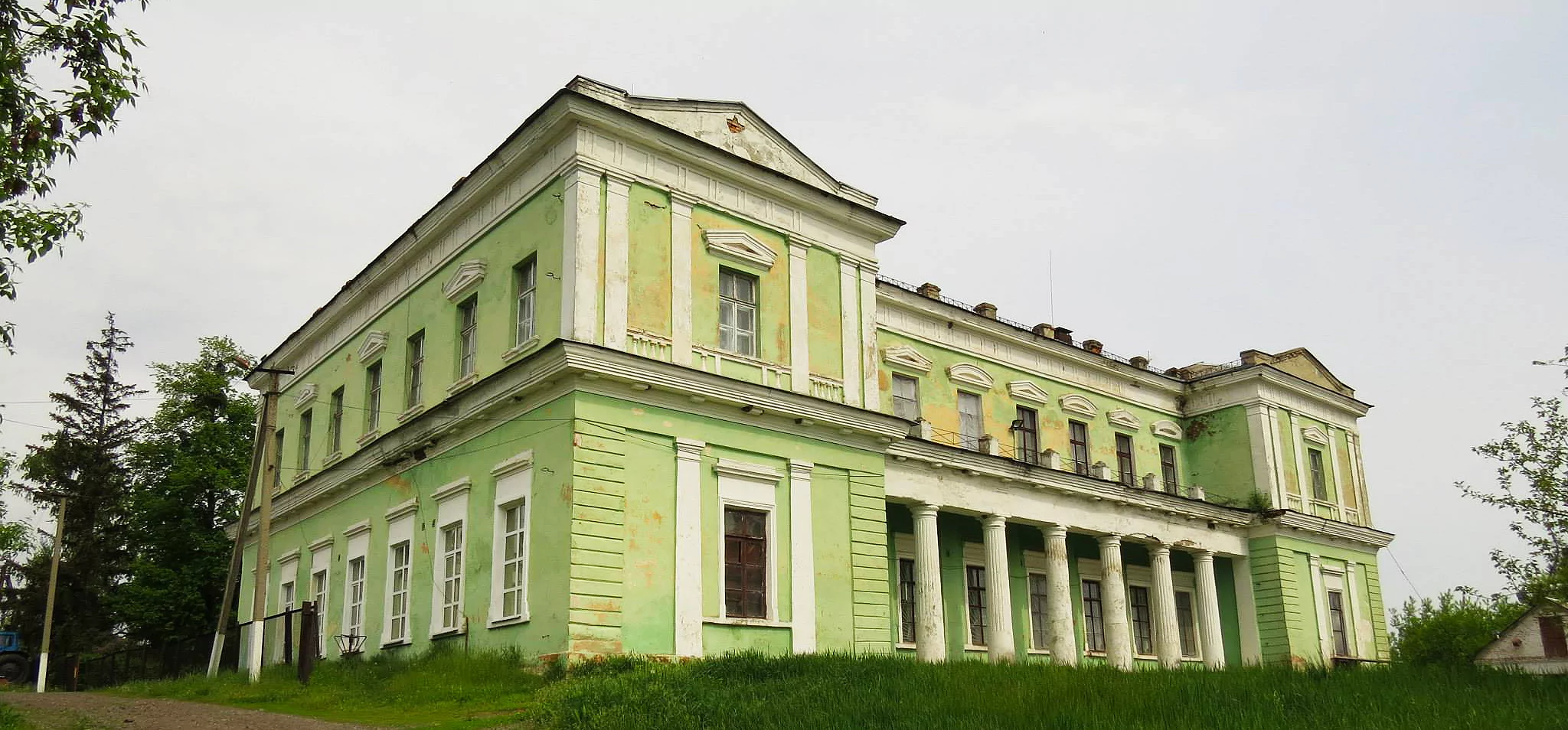 Палаци Харківщини