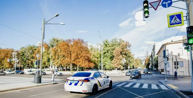 У центрі Харкова замінили односторонній рух на двосторонній