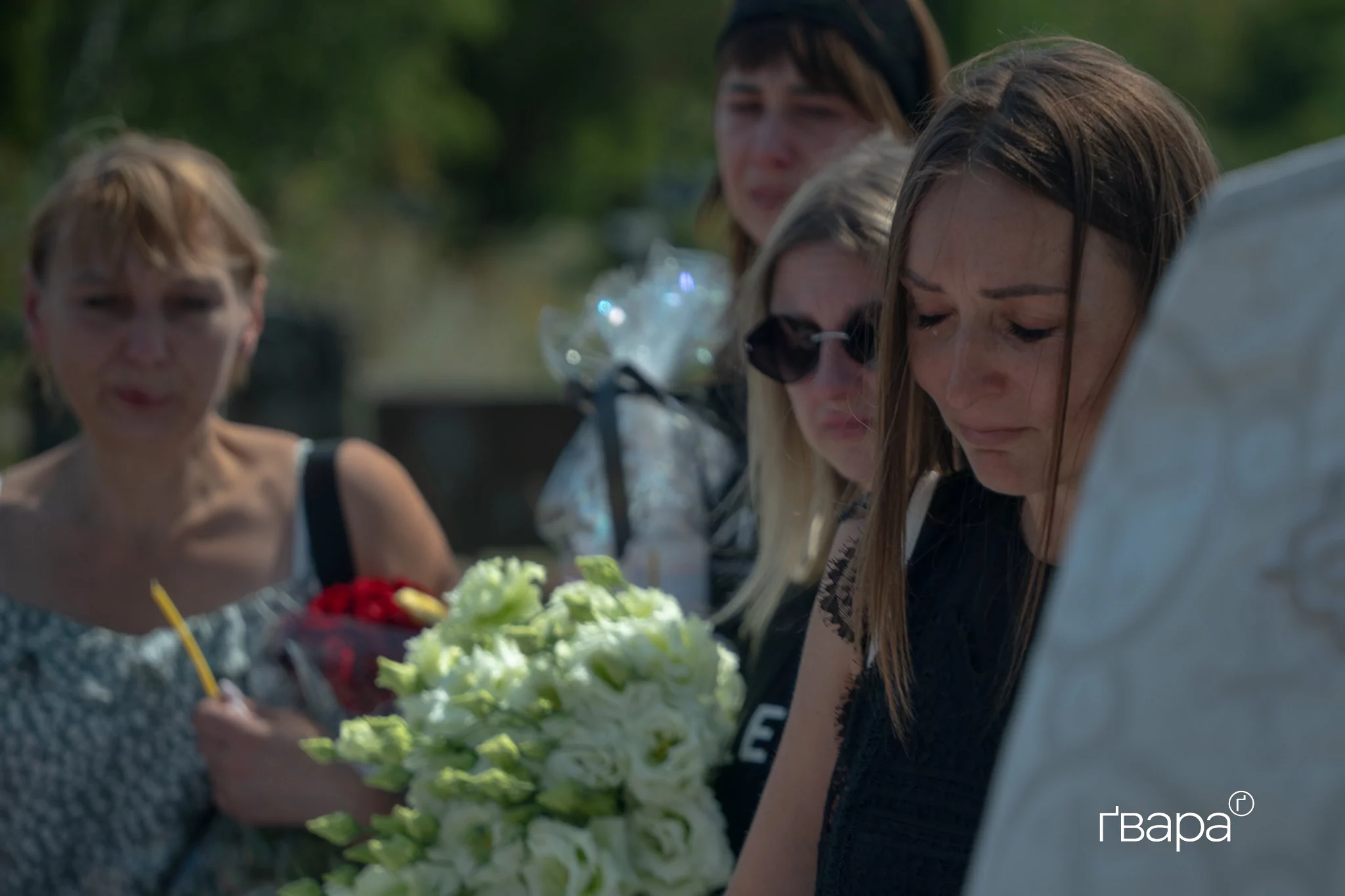 зображення до посту: У Харкові попрощалися із загиблою внаслідок обстрілу родиною — фото