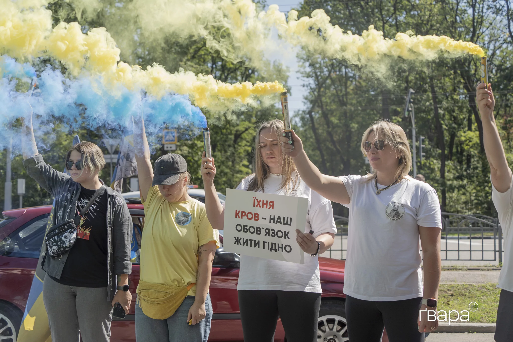 зображення до посту: «Завдяки їм ми живемо і наша країна незалежна»: у Харкові відбувся автопробіг на День памʼяті захисників
