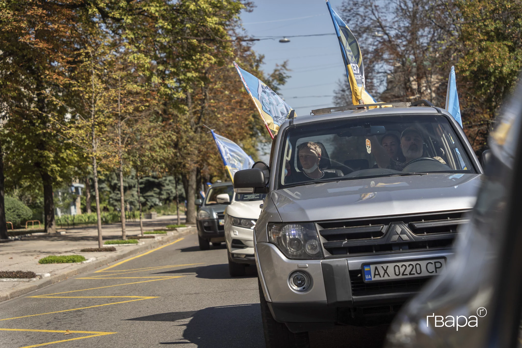 зображення до посту: «Завдяки їм ми живемо і наша країна незалежна»: у Харкові відбувся автопробіг на День памʼяті захисників