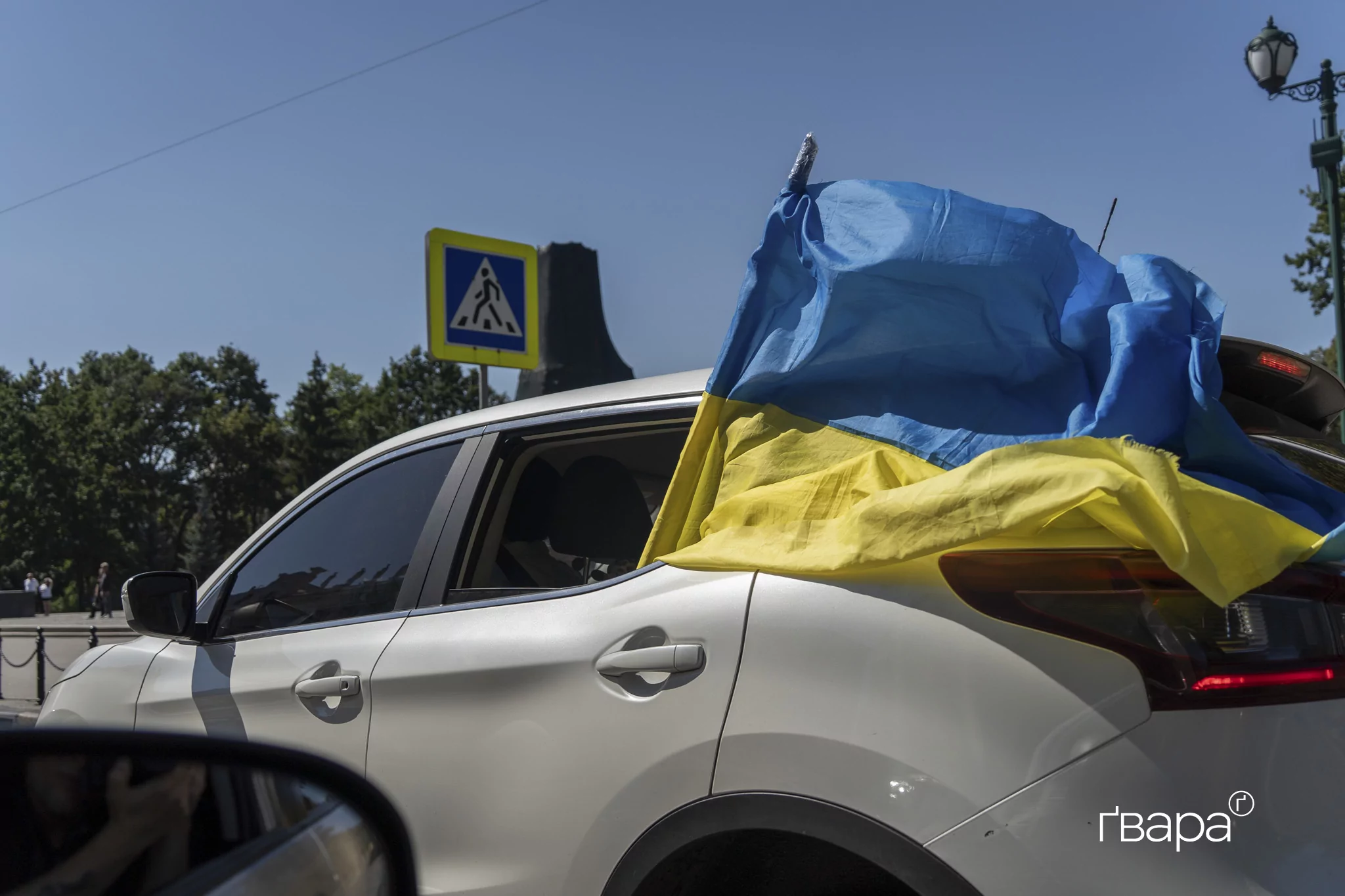 зображення до посту: «Завдяки їм ми живемо і наша країна незалежна»: у Харкові відбувся автопробіг на День памʼяті захисників