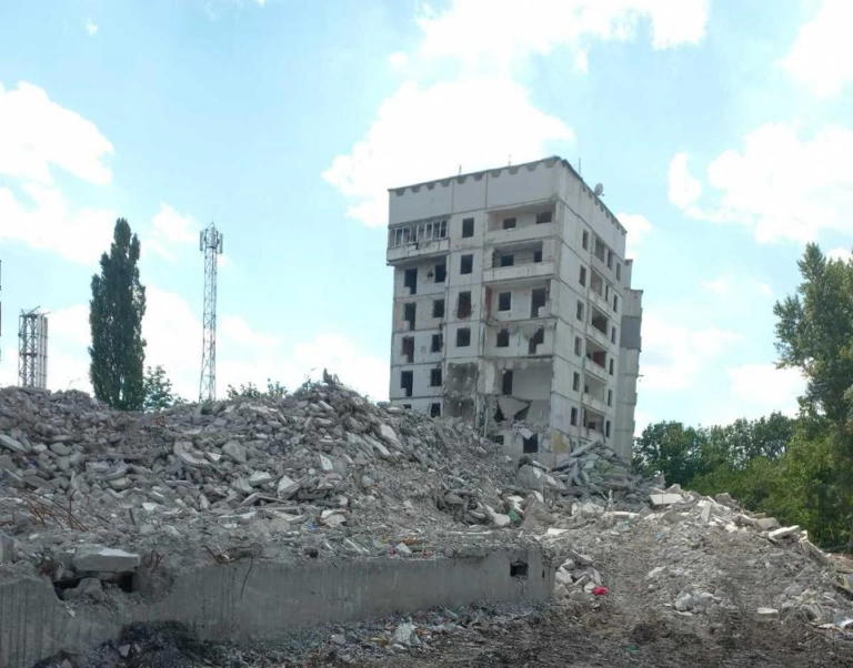 У Харкові завершили демонтаж двох багатоповерхівок, зруйнованих обстрілами