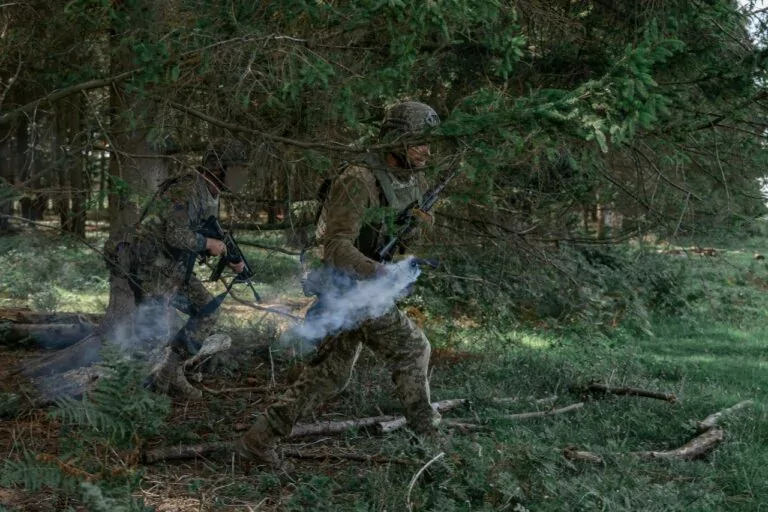Russian forces occupy 464 square kilometers in August, dropping pace of their offensive by 18%, monitoring group says