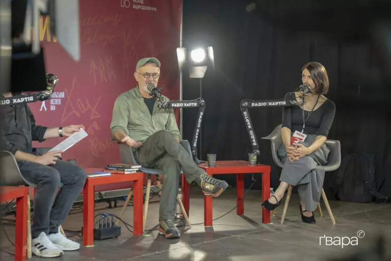 «Моя Польща розуміє, що українці проливають кров зокрема за нас». Інтервʼю з польським письменником Войцехом Тохманом
