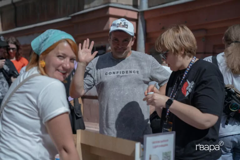 70% українців підтримують участь ЛГБТК+ людей в обороні України — КМІС