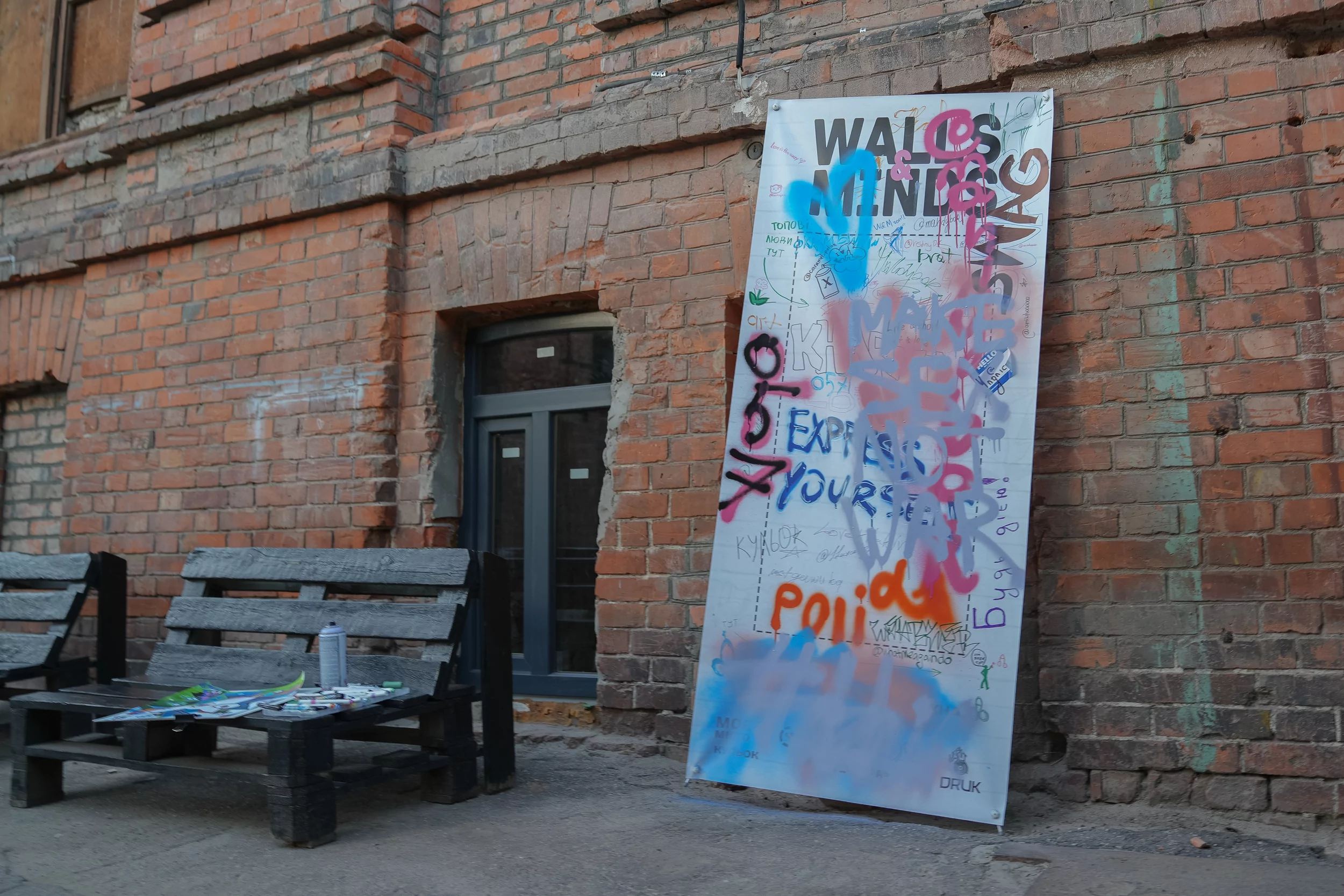 Banner with messages from Wall&Minds festival visitors