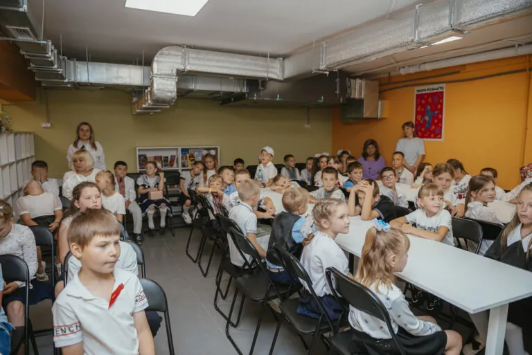 Понад половина школярів Харкова зможе навчатися у комбінованому форматі
