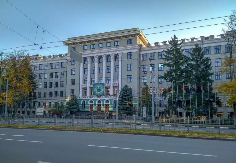 Близько 15 викладачів харківського медуніверситету долучилися до війська