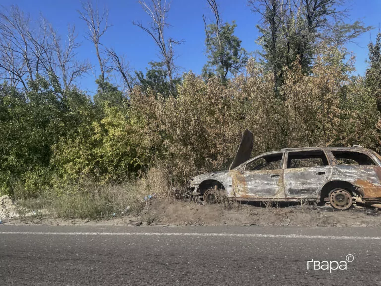 Донецька ОДА не відповідальна за антидронові сітки на трасі Ізюм-Слов’янськ, Харківська ОВА не коментує