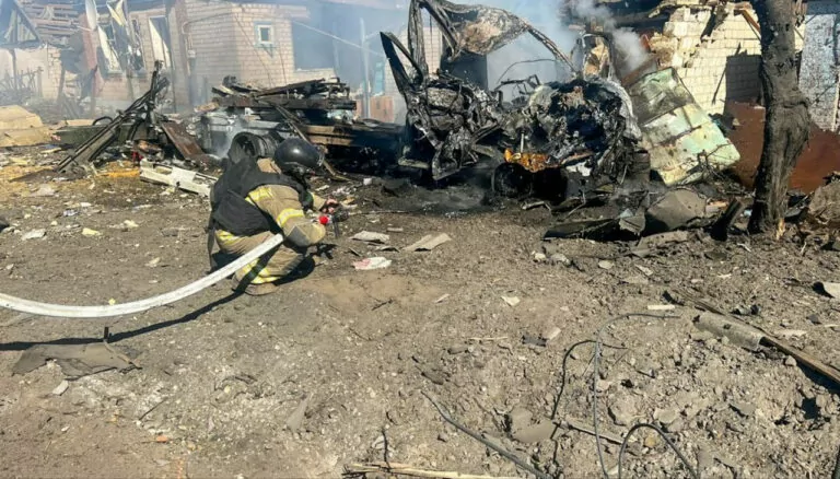 На Куп’янщині внаслідок авіаційного бомбардування сталася пожежа: є постраждалі