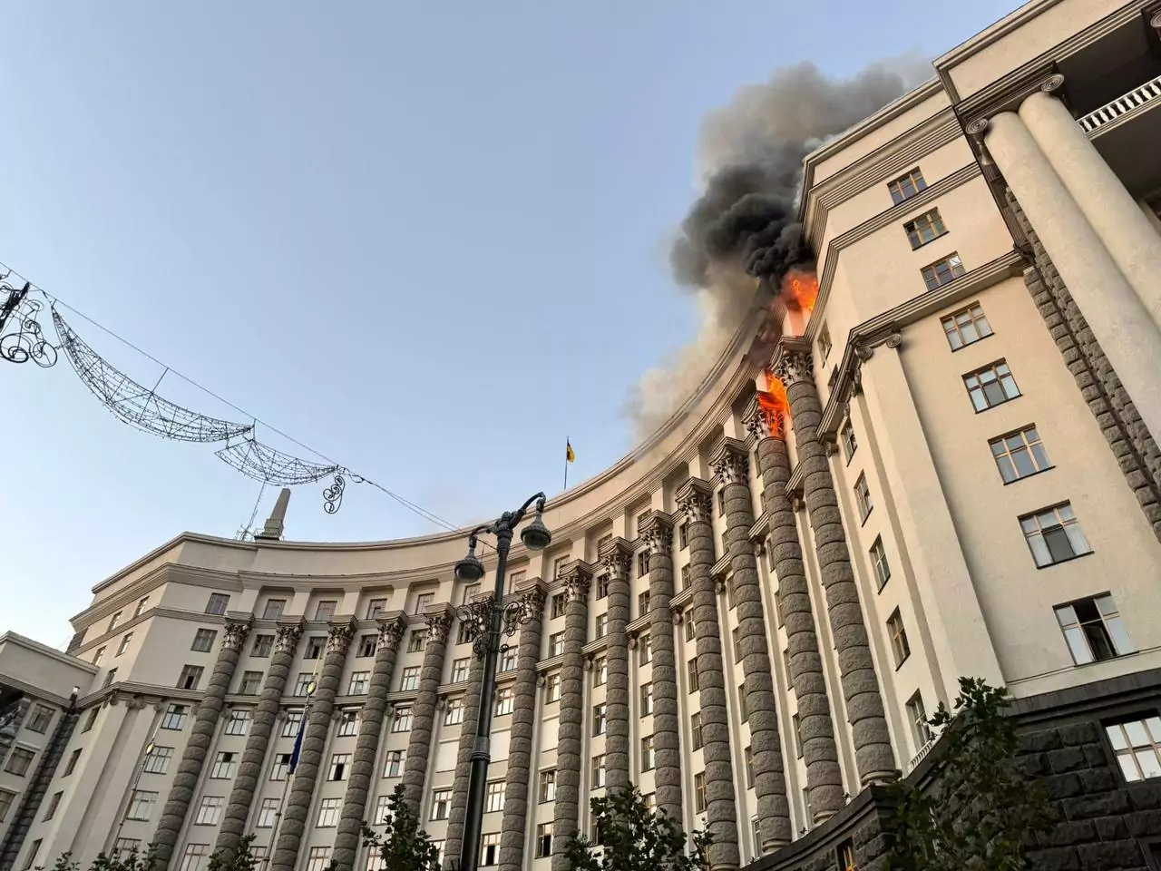 Верховна Рада обстріл Уряд