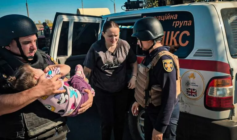З Куп’янського району рятувальники евакуювали трьох людей, серед них дитина 