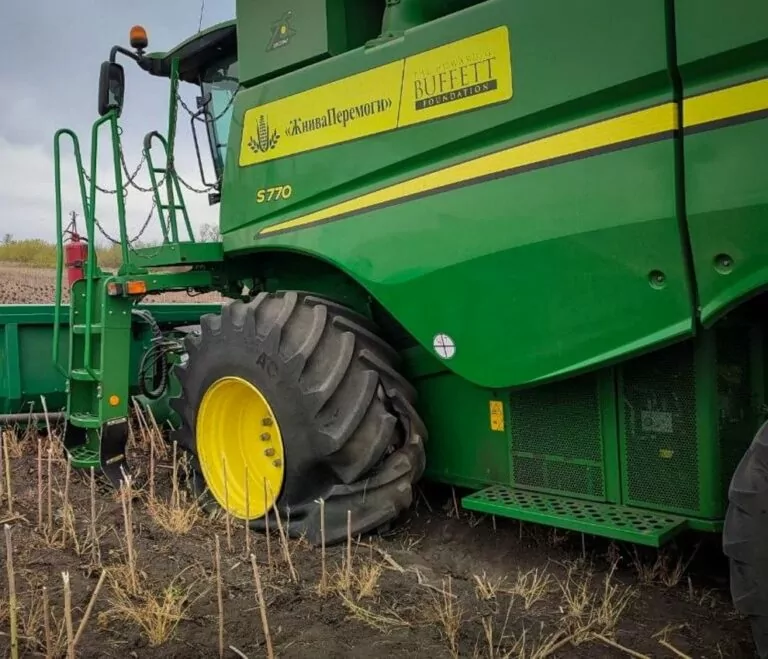 На Харківщині комбайн підірвався на вибухівці під час польових робіт