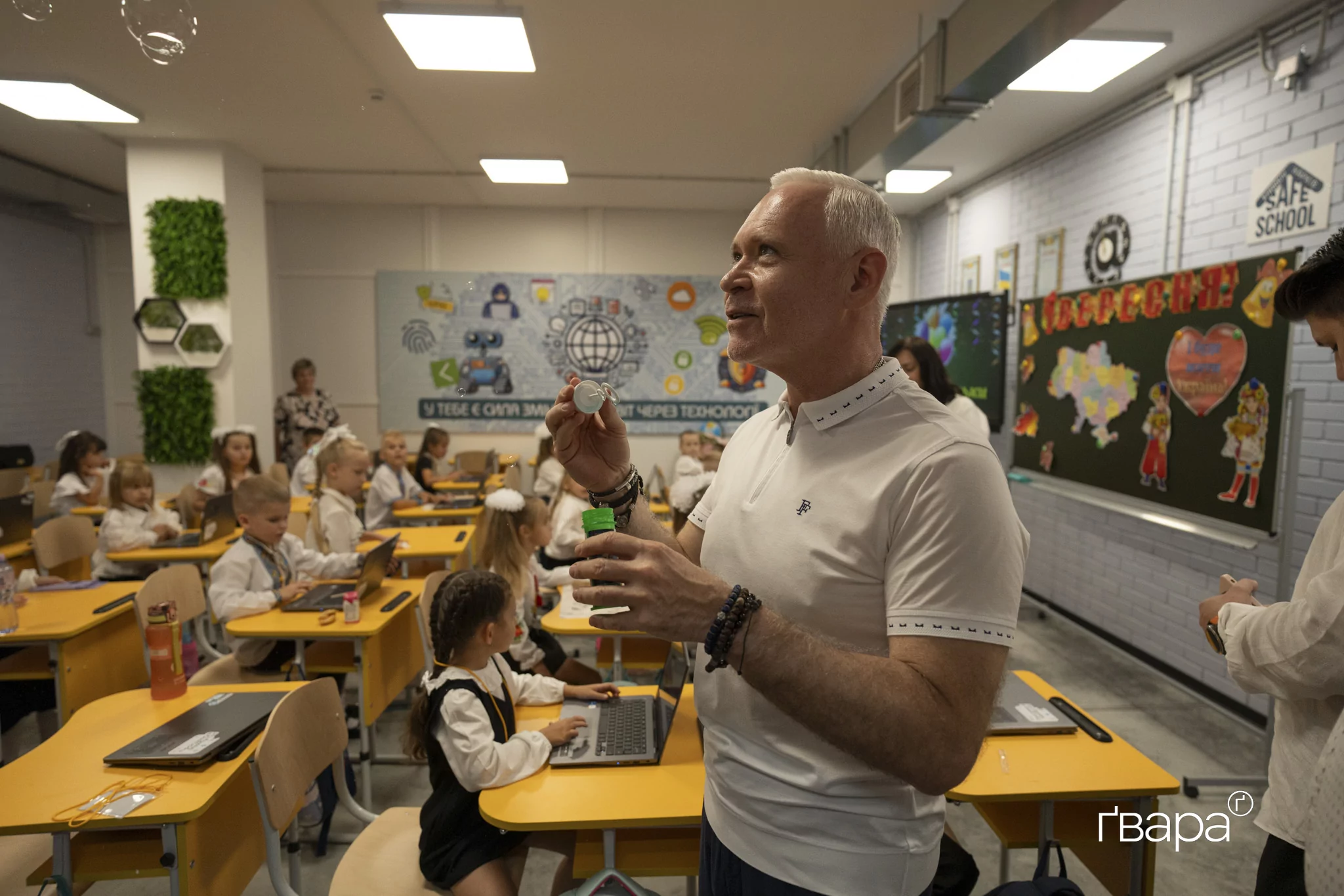 зображення до посту: «Діти мали надію, що ми відкриємось»: у Салтівському районі Харкова відкрили нову підземну школу — фото