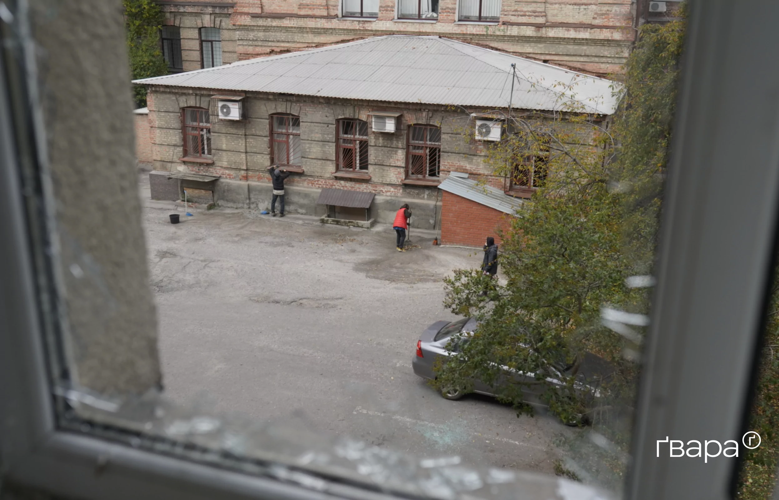 зображення до посту: У Харкові російський FPV-дрон влучив у гуртожиток, де мешкають переселенці