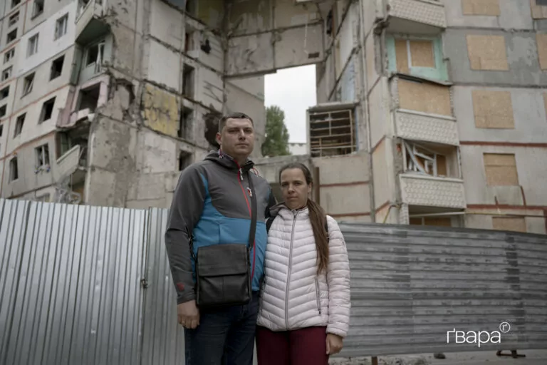 Уціліла від російського КАБу родина каже, що залишилася без допомоги. Ставимо запитання посадовцям