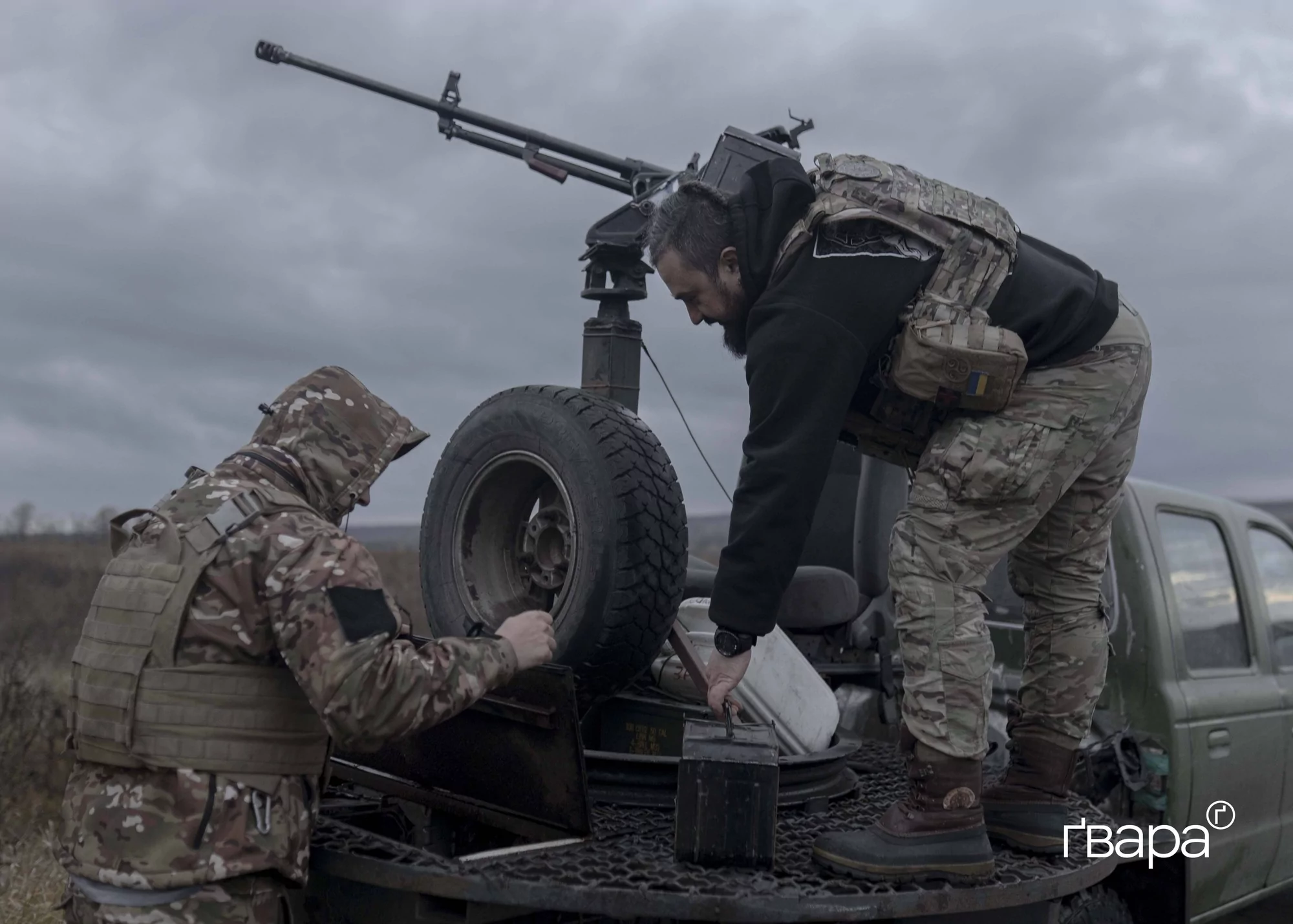 Військові мобільної вогневої групи (МВГ) ППО 127-ї бригади чергують у передмісті Харкова