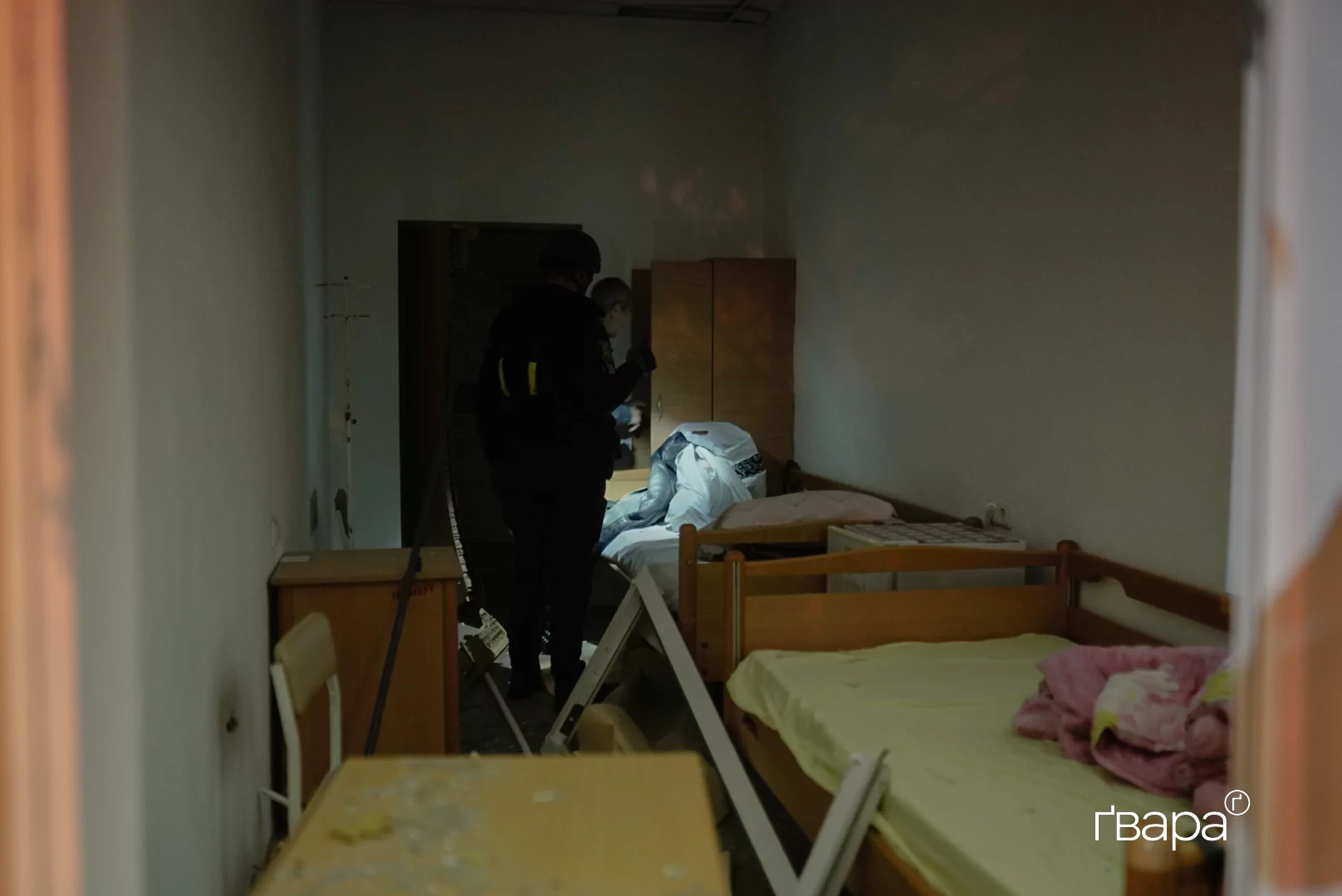 зображення до посту: Армія РФ поцілила КАБом поруч з лікарнею Харкова, де перебувало понад 100 пацієнтів