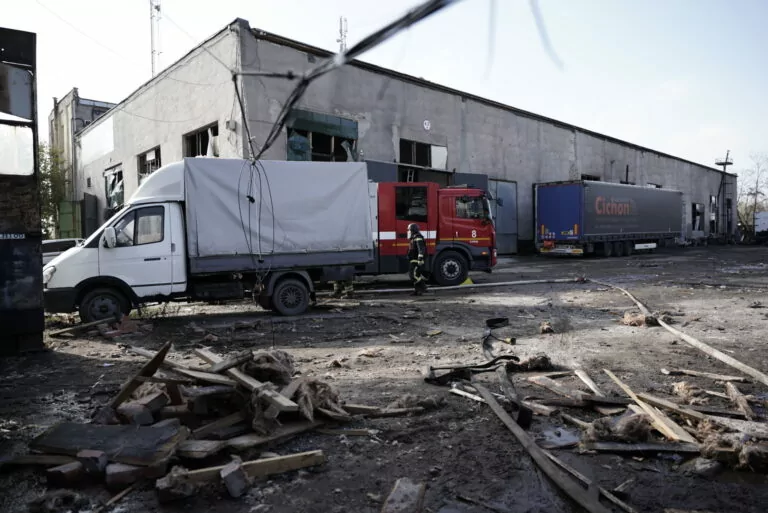 Внаслідок російських обстрілів на Харківщині постраждало щонайменше 13 людей