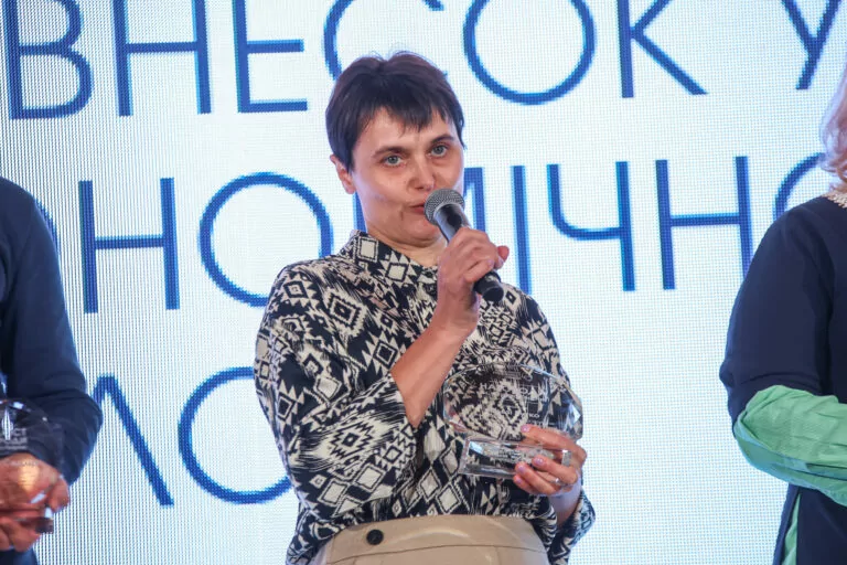 «Найбільша мотивація — бачити, як учні відкривають у собі нові таланти»: вчителька з Харкова виграла Нагороду імені Струпа-Ґвартні