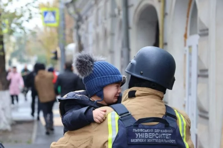 Внаслідок обстрілу Харкова один чоловік загинув, шестеро людей постраждали