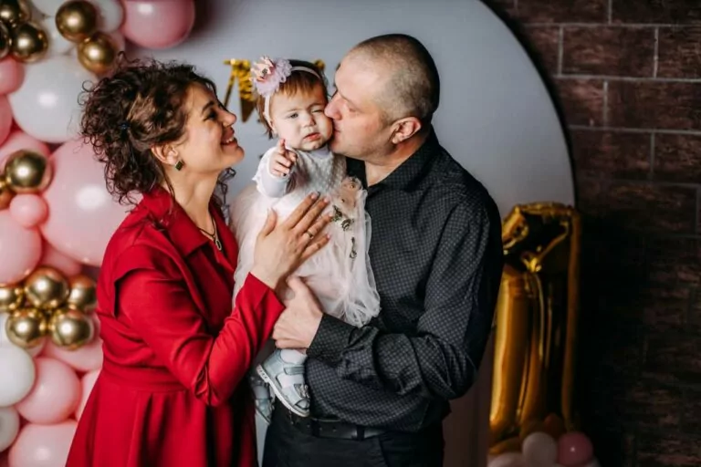 «Людина живе, поки її пам’ятають». Історія родини Серга-Морозових, загиблої під час атаки російських дронів по Харкову