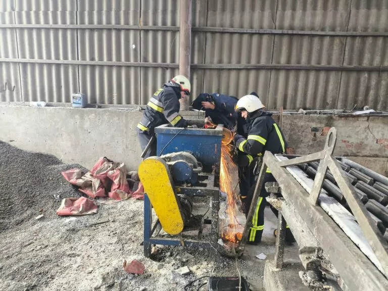 Загибель підлітка у бетонозмішувачі: роботодавцю обрали запобіжний захід