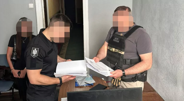 У Харкові судитимуть правоохоронця за зняття військовозобов’язаних з розшуку