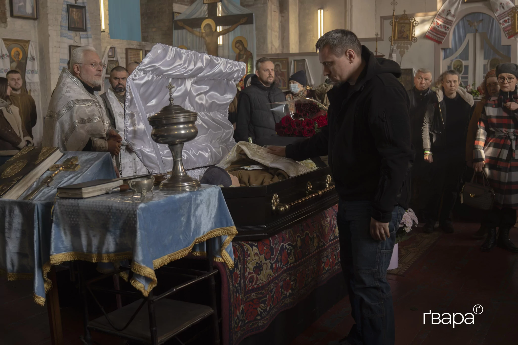 зображення до посту: У Харкові попрощалися з бойовою медикинею підрозділу «Гострі Картузи» Мариною Воронцовою — фото