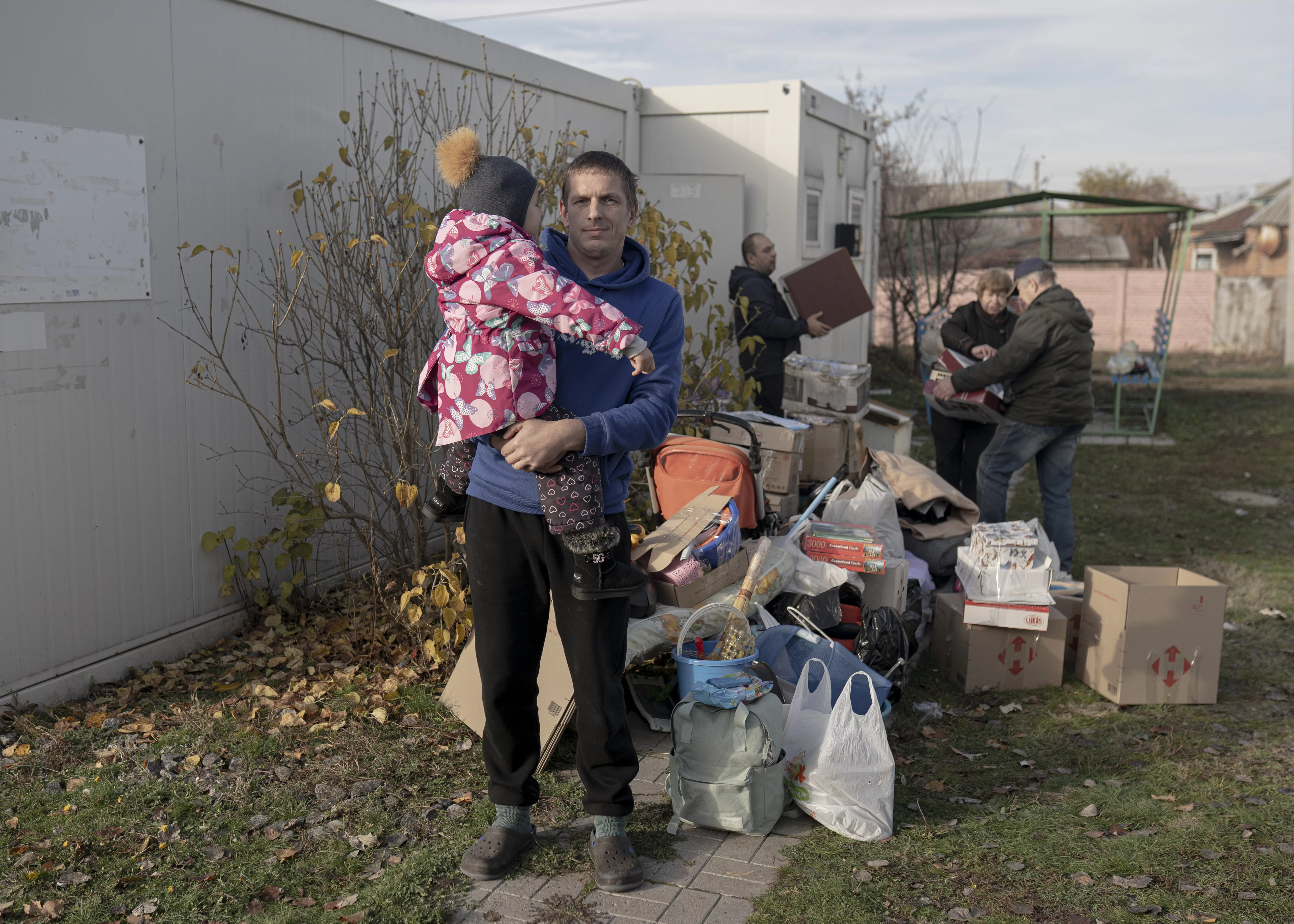зображення до посту: Демонтаж модульного містечка для ВПО у Харкові: раптовий для мешканців, довгоочікуваний для посадовців. Розбираємося в ситуації