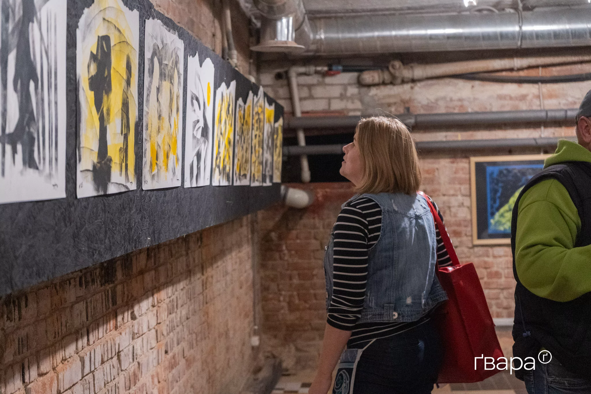 зображення до посту: «Це мої роздуми про Харків»: У місті відкрилась графічна виставка Нікіти Тітова — фото