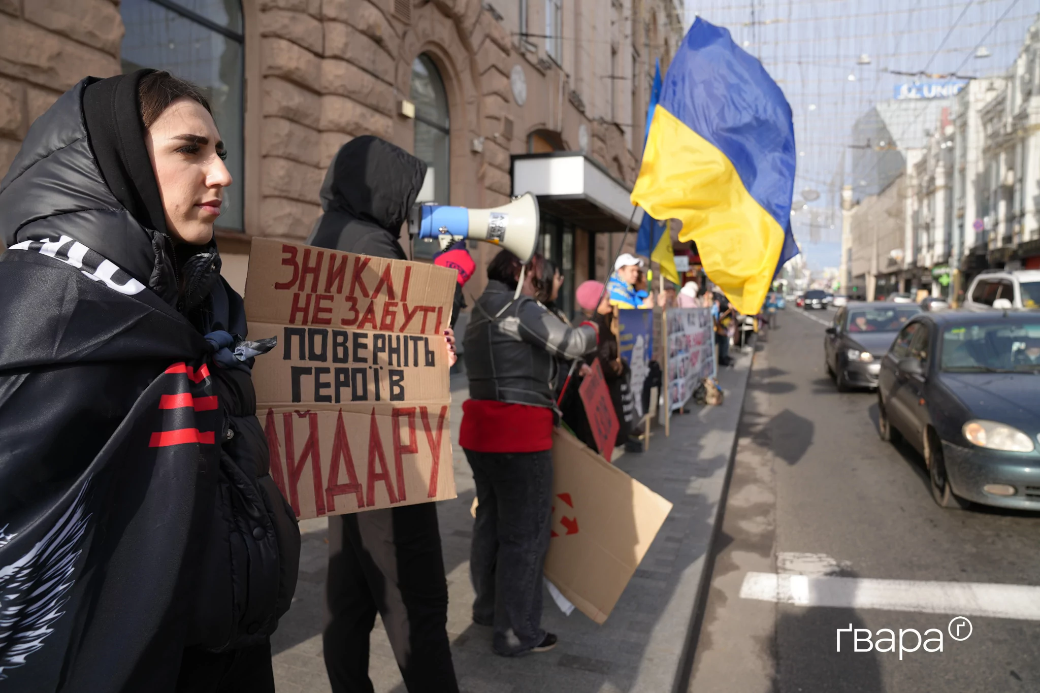 зображення до посту: Харків’ян вчергове вийшли на акцію на підтримку військовополонених — фото
