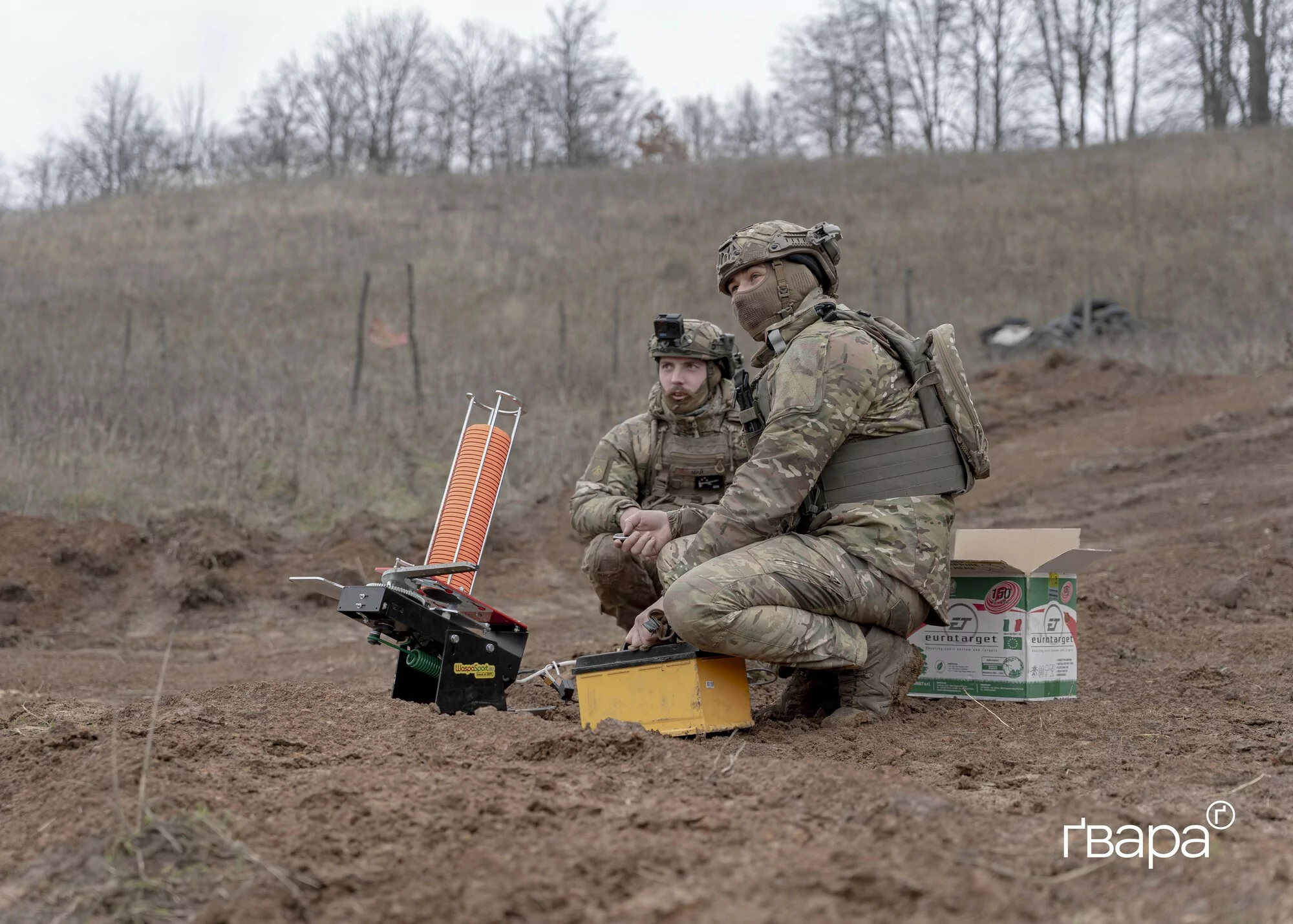 Військові бригади «Хартія» проходять тренування зі стрільби по рухомих та нерухомих обʼєктах / Фото: Ґвара Медіа, Микита Кузнецов