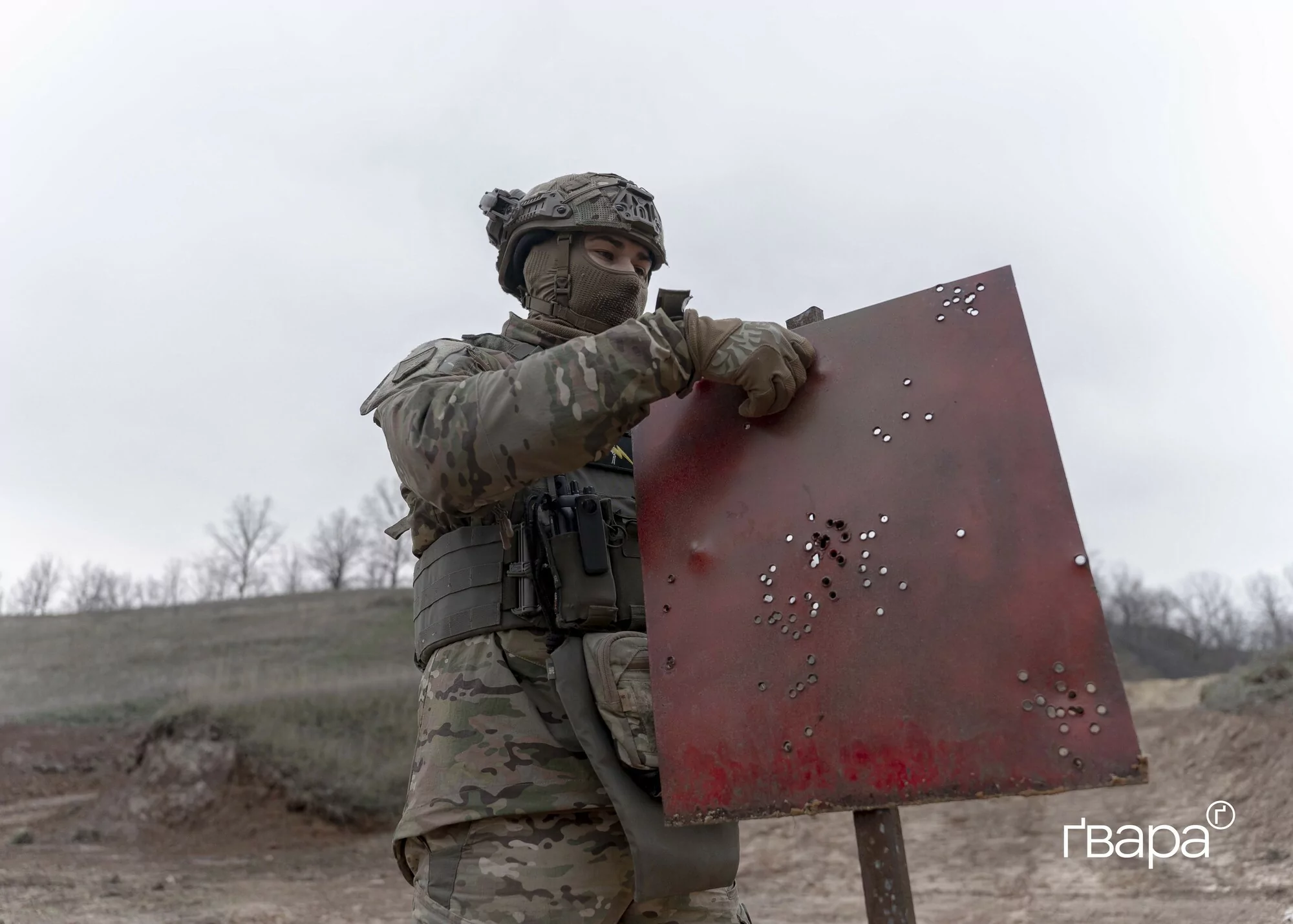 Військові бригади «Хартія» проходять тренування зі стрільби по рухомих та нерухомих обʼєктах / Фото: Ґвара Медіа, Микита Кузнецов