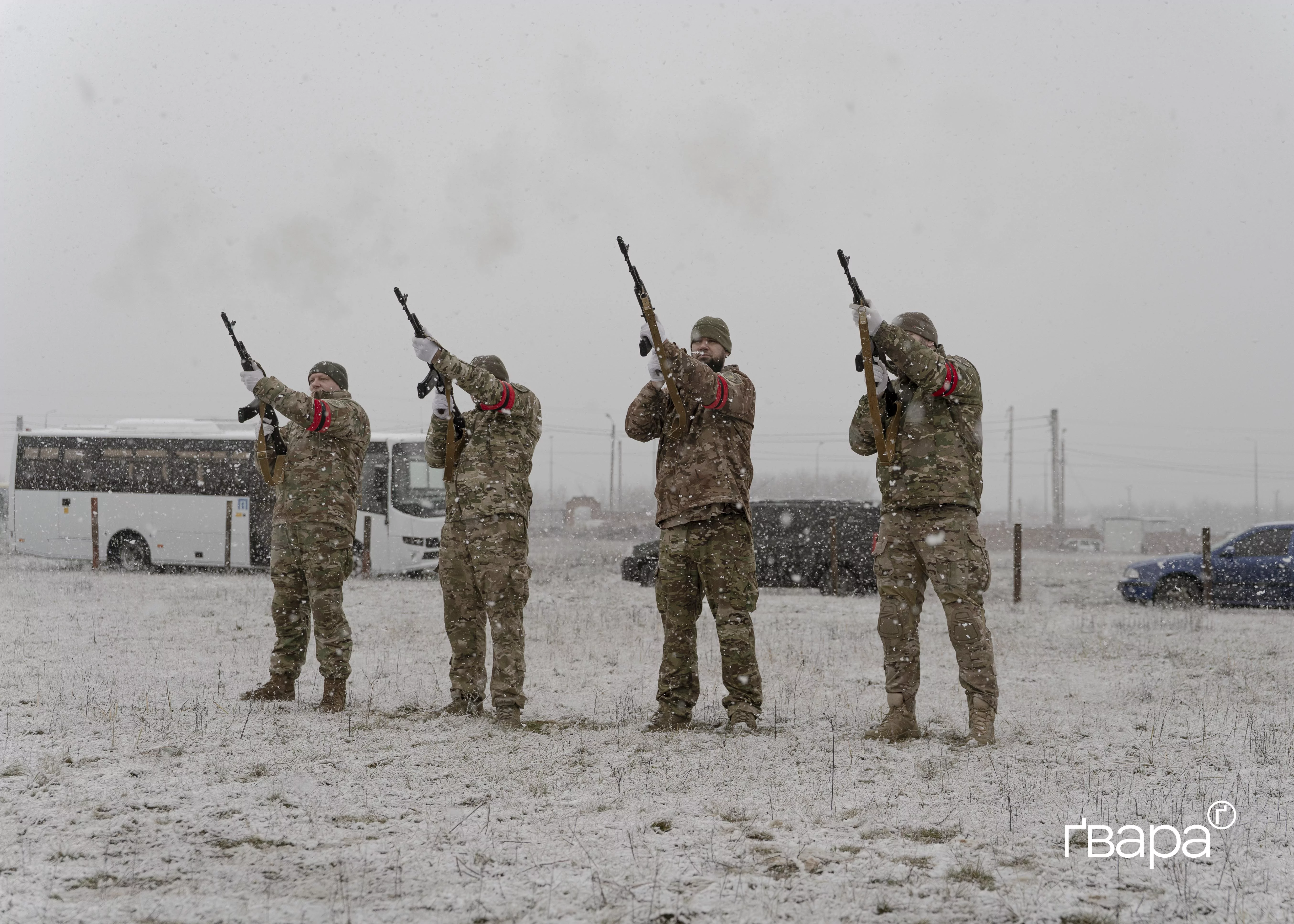 зображення до посту: «Ми за нього помстимося»: у Харкові попрощалися з правоохоронцем Владиславом Свиридовим — фото