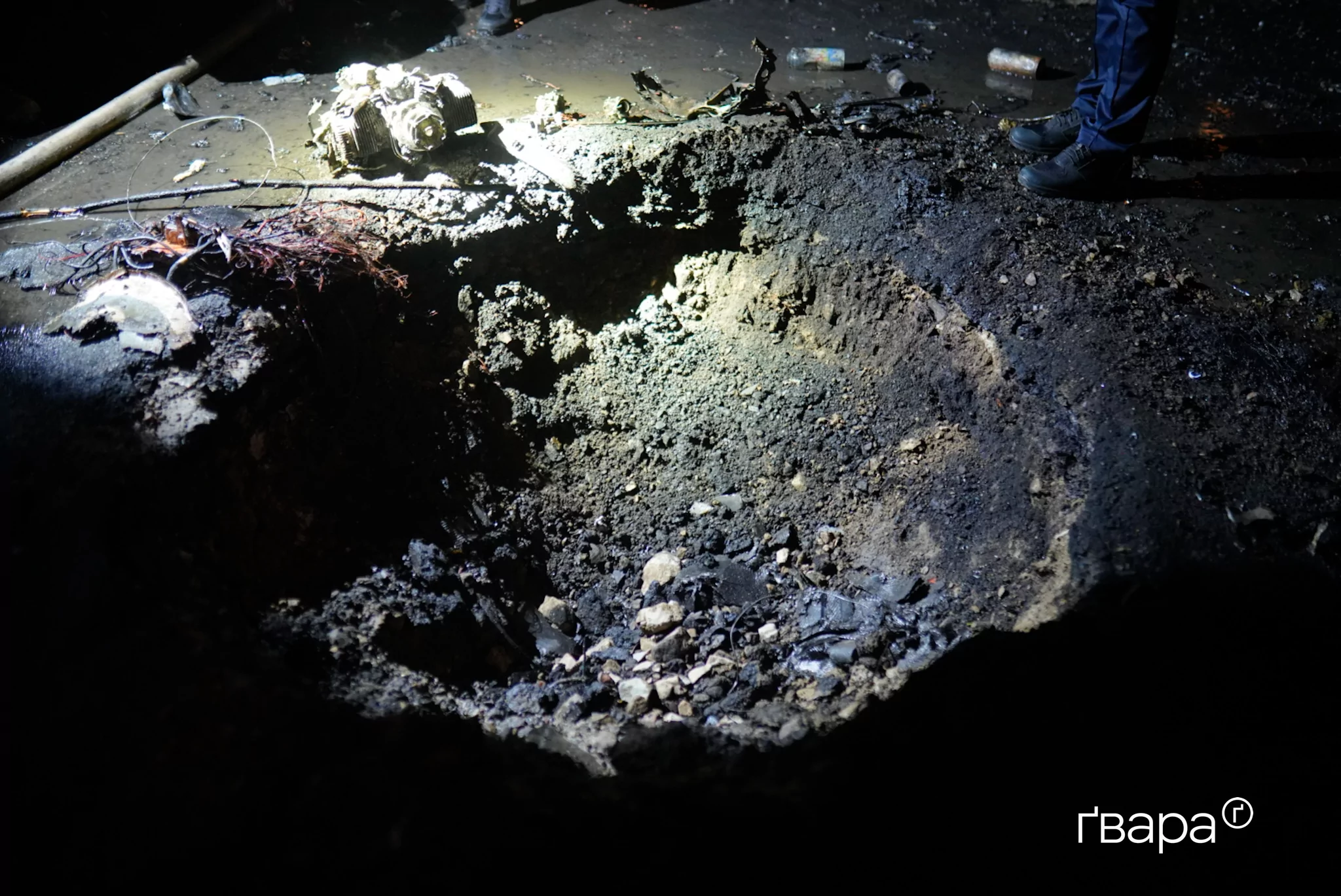 вирва на місці удару шахеда