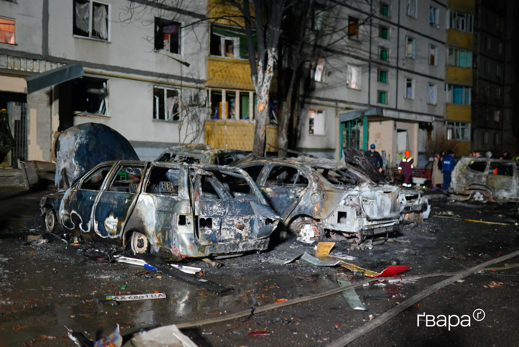 згорілі автомобілі в Основ'янському районі Харкова