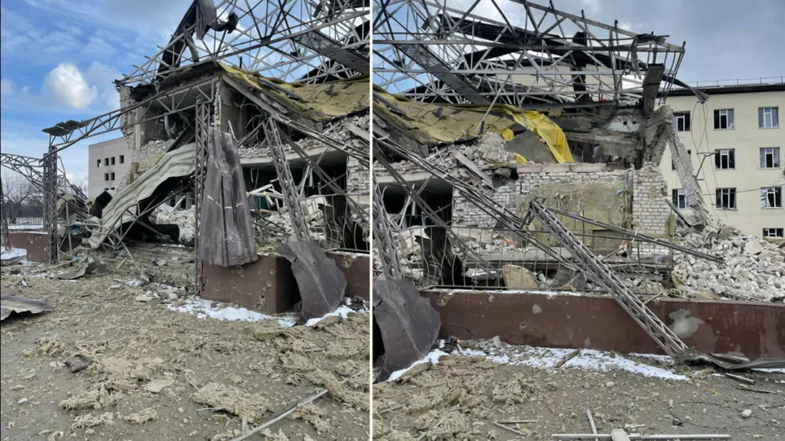 Такий вигляд мала Ізюмська лікарня після російського обстрілу, 8.03.2022 Фото: ФБ/ Володимир Мацокін