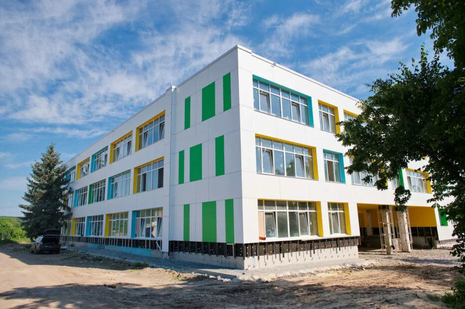 Будівля ліцею у Старому Салтові, 13 липня 2024 року.Фото: ХОВА