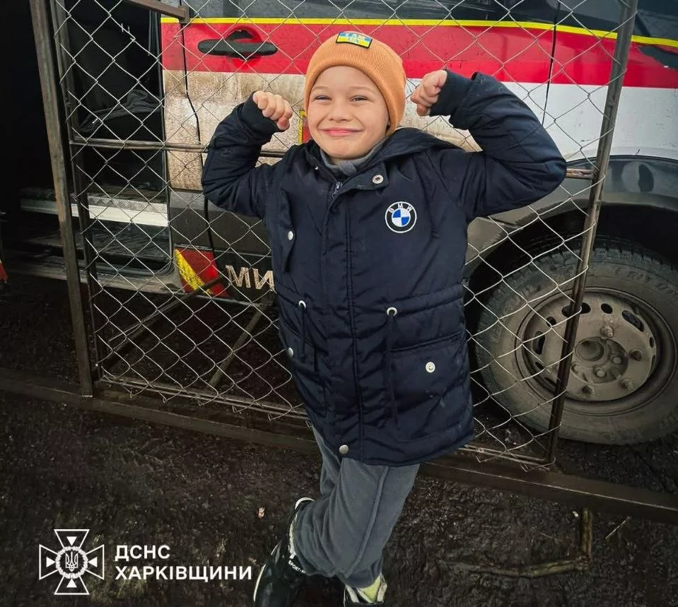 A little girl, who was evacuated from the Kupiansk district