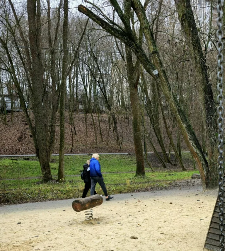 У Харкові встановили ультразвукові відлякувачі гризунів на дитячому майданчику