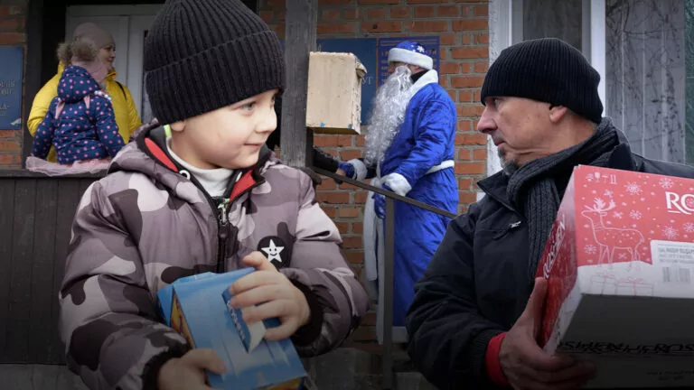 Святий Миколай на лінії фронту: свято для дітей Харківщини