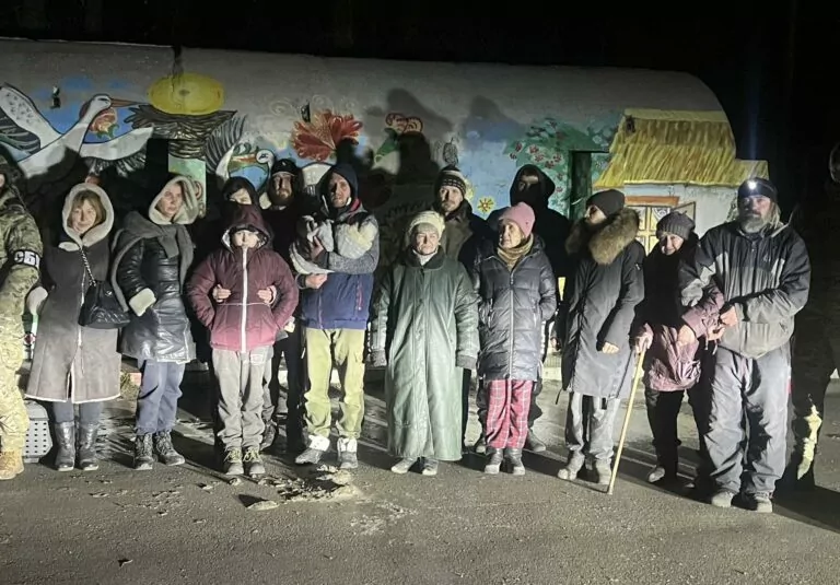 З Куп’янська продовжують евакуйовувати людей, зокрема родини з дітьми