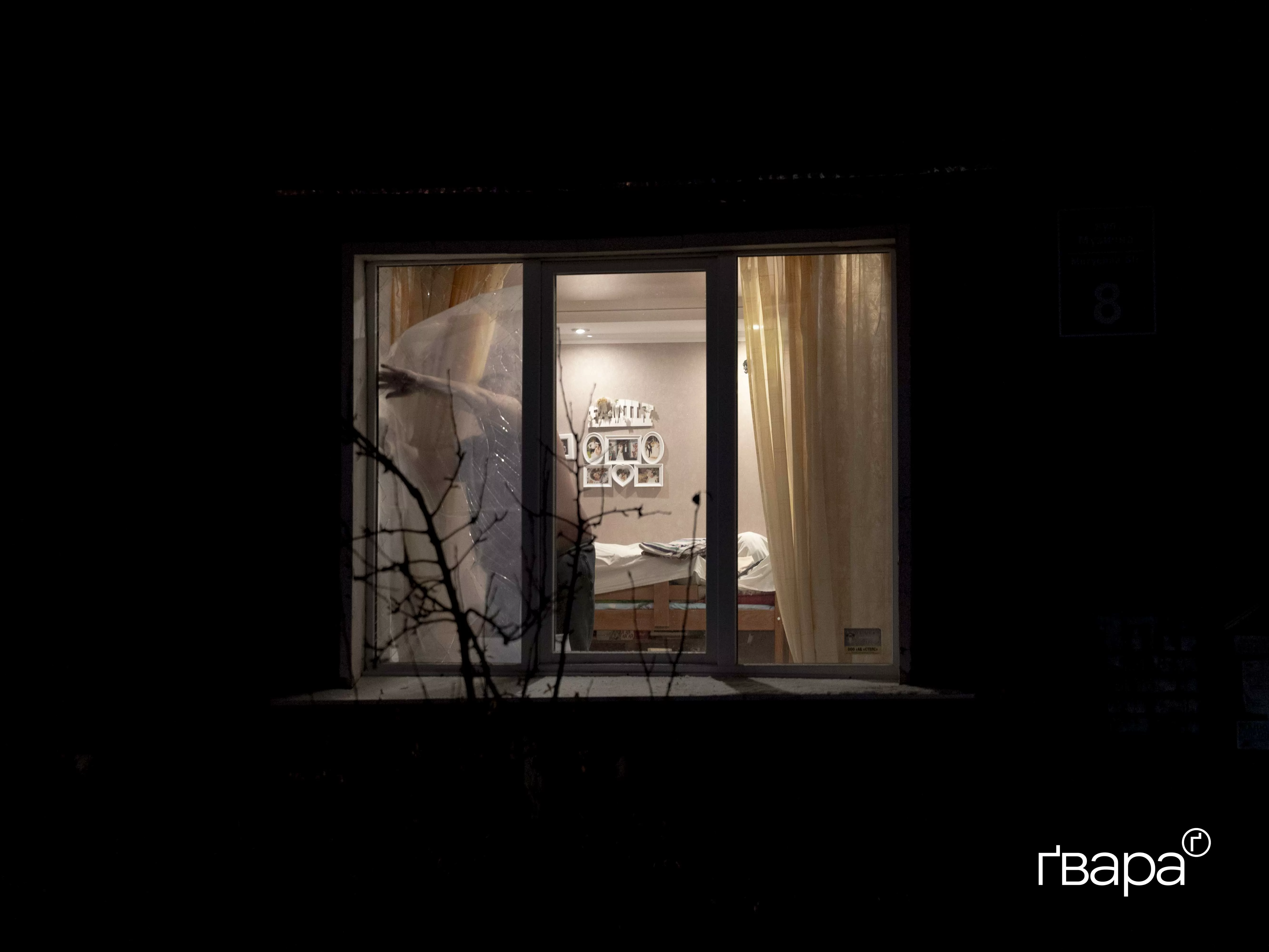 зображення до посту: Росіяни атакували одну з головних доріг міста, двоє людей загинули — фото