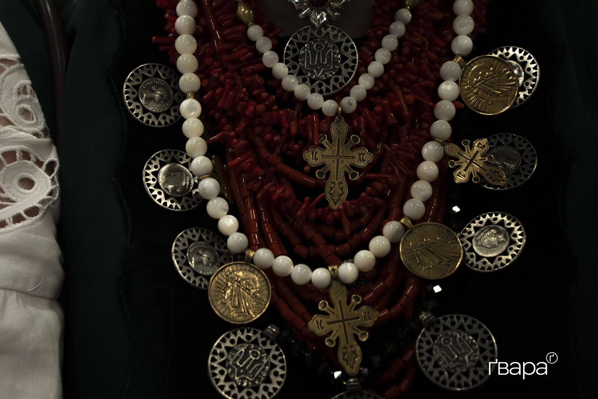 зображення до посту: У Харкові провели Андріївські вечорниці. Ворожили, танцювали й збирали гроші на лікування поранених військових