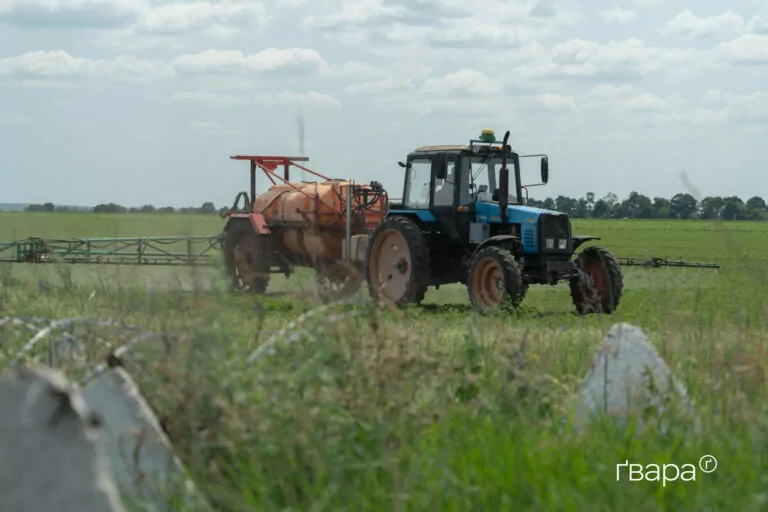 У Золочівській громаді через підрив трактора був поранений чоловік